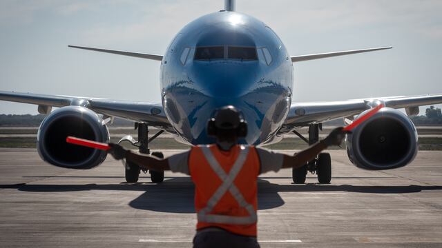 Mendoza 09 de noviembre 2020 Sociedad
Aeropuerto Internacional El Plumerillo
Medidas de prevencion y protocolos sanitarios en cada etapa de los vuelos de Aerolineas Argentinas y en el aeropuerto  
El Gobierno oficializo en las ultimas horas el pedido a la Nacion para que se incluya a Mendoza tambien entre las provincias autorizadas para recibir al turismo extranjero en el pais
Foto: Ignacio Blanco / Los Andes