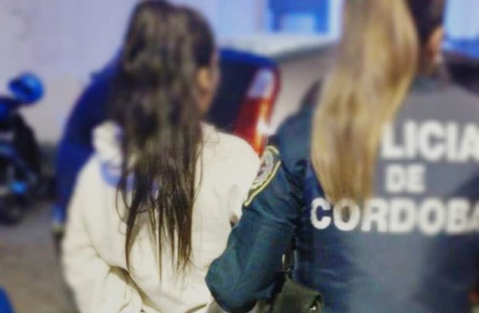 Violencia familiar en Córdoba: atacó a su suegra aún con los policías presente