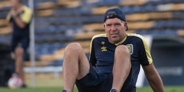 El exfutbolista auriazul se incorpora al cuerpo técnico de Juan Antonio Pizzi.