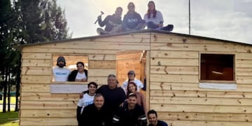 Familias bahienses recibieron sus casas en el marco de la campaña solidaria de AFA.