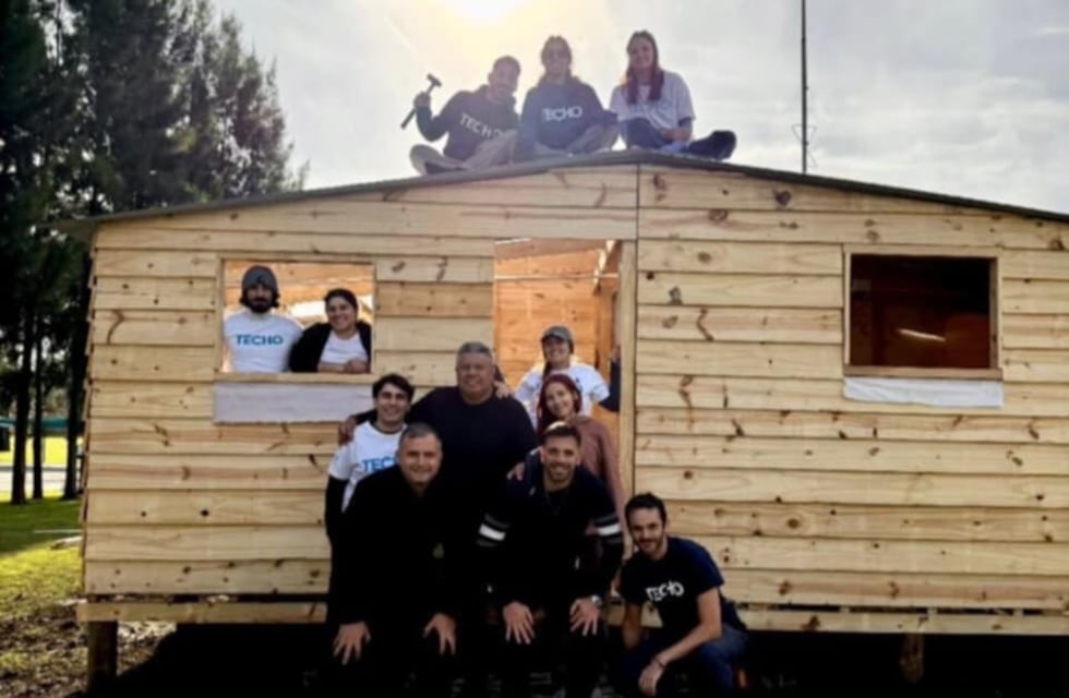 Chiqui Tapia mostró como serán las casas que se donarán en Bahía Blanca