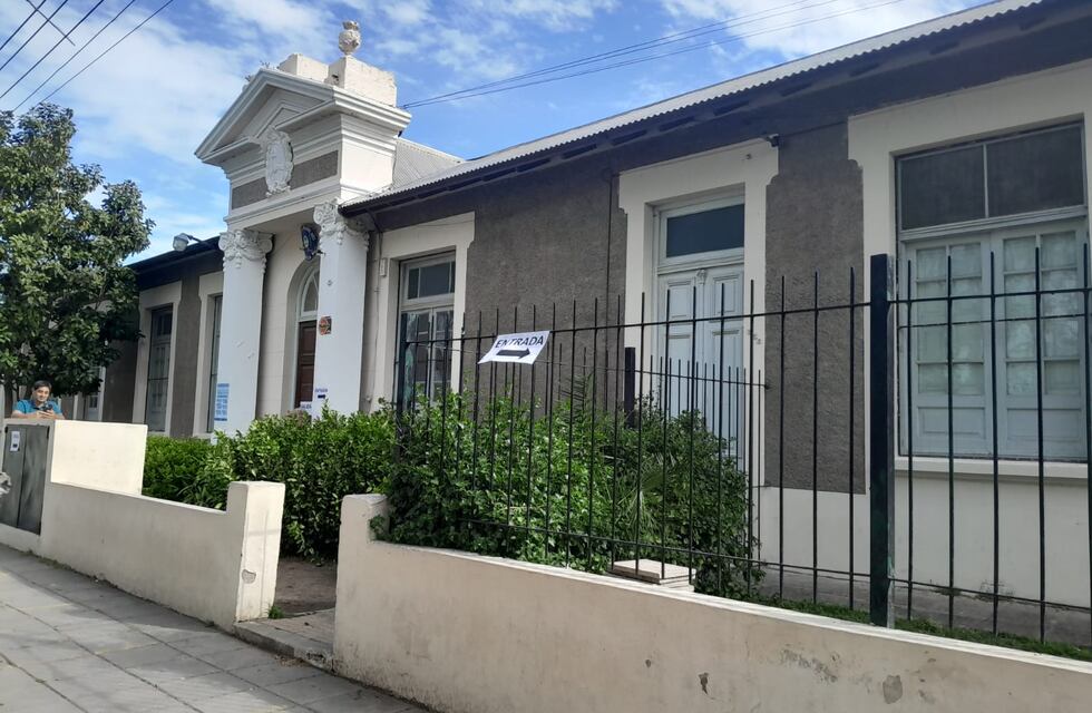 Elecciones 2023 en Tres Arroyos: Un fiscal de La Libertad Avanza fue expulsado por romper boletas de la Izquierda