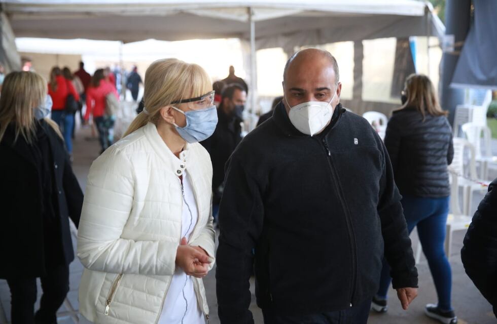 Juan Manzur: “Aquí no hay feriado, ni fin de semana para vacunar”