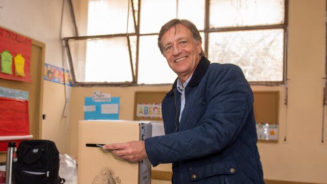 Rodolfo Suárez votó en las elecciones provinciales de Mendoza.
