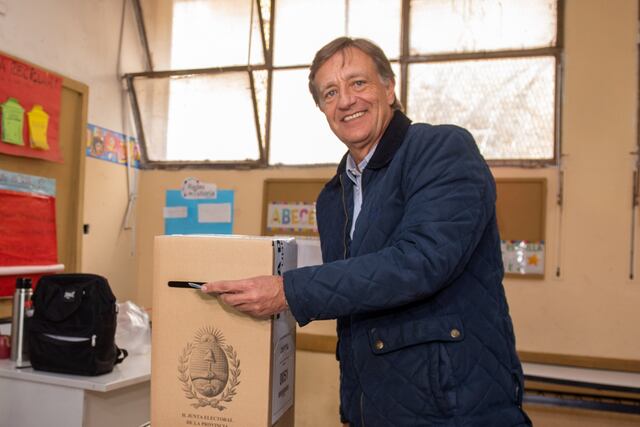 Rodolfo Suárez votó en las elecciones provinciales de Mendoza.