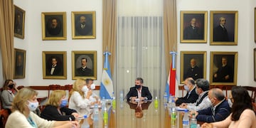 Este mediodía se concretó la nueva reunión entre el Ejecutivo provincial y los gremios docentes