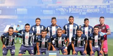La T derrotó al equipo entrerriano con claridad en el debut en la Copa de la Liga Profesional