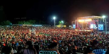 Multitudinarios festivales en la provincia.