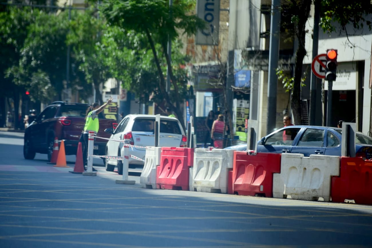 Continúa la obra de bulevarización de avenida Maipú de la ciudad de Córdoba. (José Gabriel Hernández / La Voz)
