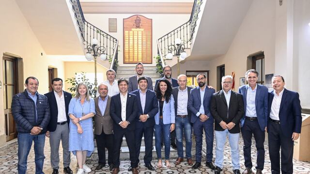 Rodrigo Aristimuño estuve presente en Coronel Rosales junto a otros intendentes, el gobernador Kicillof y funcionarios provinciales.