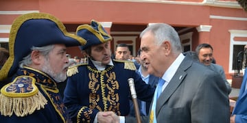 Gobernador Osvaldo Jaldo presente en patio del Museo Sanmartiniano de Tucumán ubicado en la Ramada de Abajo