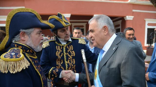 Gobernador Osvaldo Jaldo presente en patio del Museo Sanmartiniano de Tucumán ubicado en la Ramada de Abajo