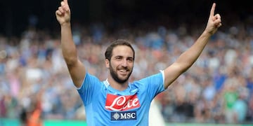 Higuaín estuvo firme en los penales y ya suma cinco goles en el torneo (Foto: AP).