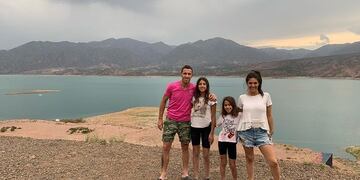 Maxi junto a su familia durante las vacaciones en Mendoza