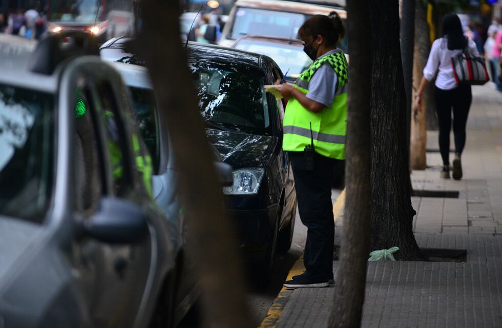 El negocio detrás del acarreo de autos: el “Frente Antigrúas” busca quórum para frenar el servicio