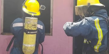 Explosión de un celular provoca incendio en Puerto Iguazú: hay dos personas heridas.