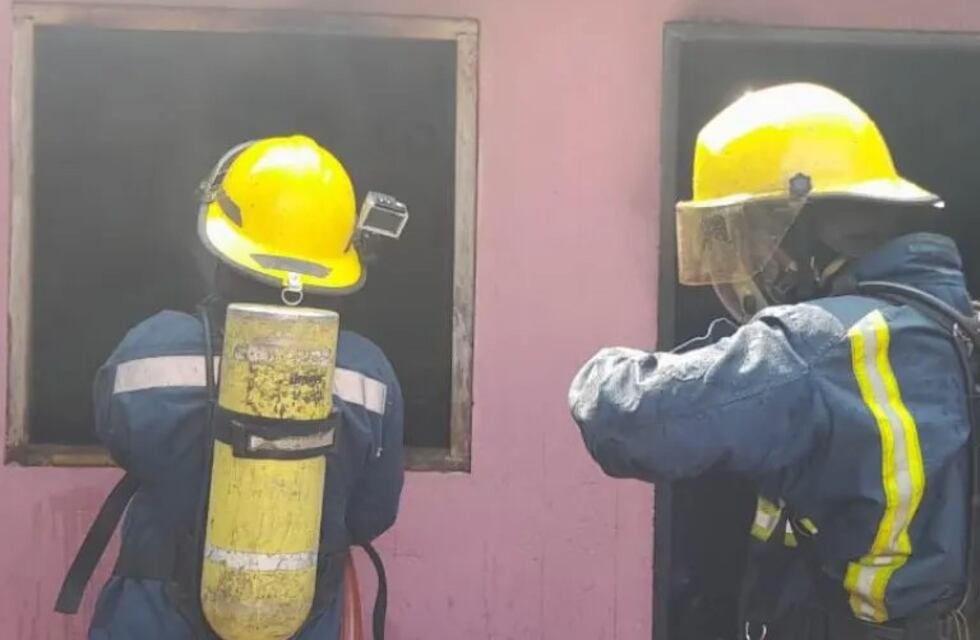 Explosión de un celular provoca incendio en Puerto Iguazú: hay dos personas heridas