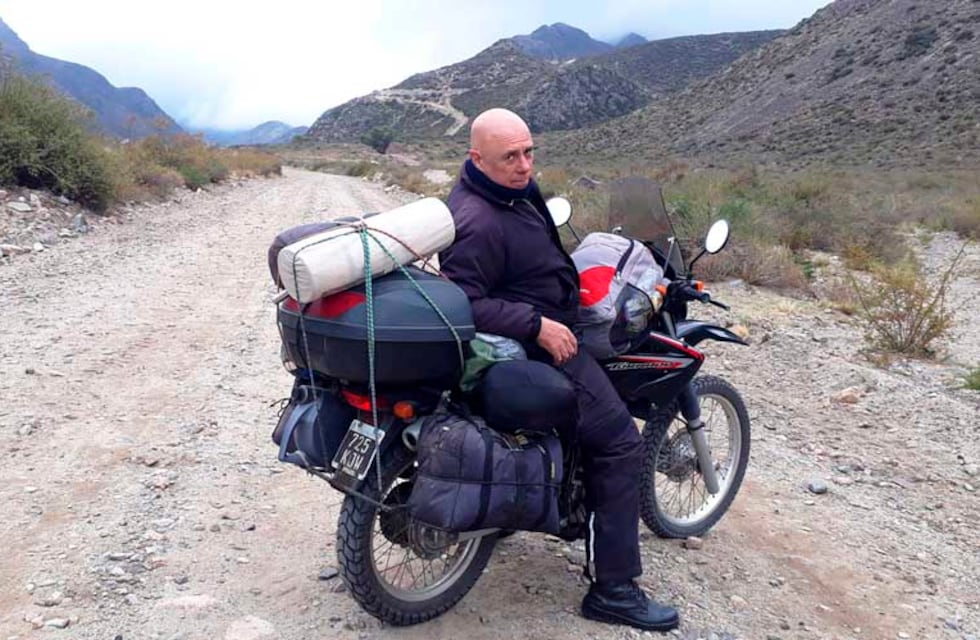 Falleció en un siniestro vial un motoviajero de Santa Rosa que recorría el país