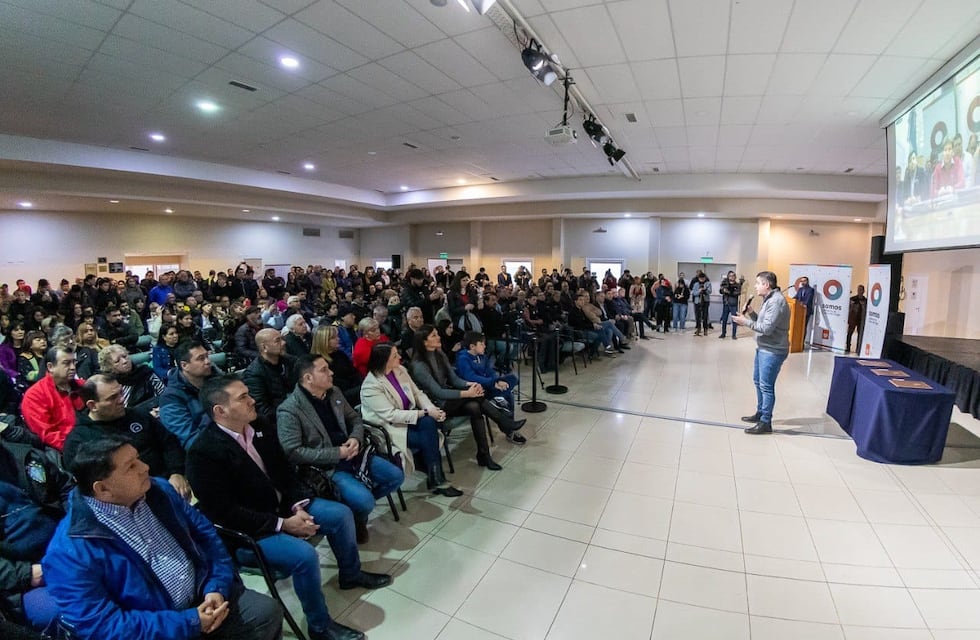 “Entre todos y todas, con fuerza, vamos a frenar este tarifazo”