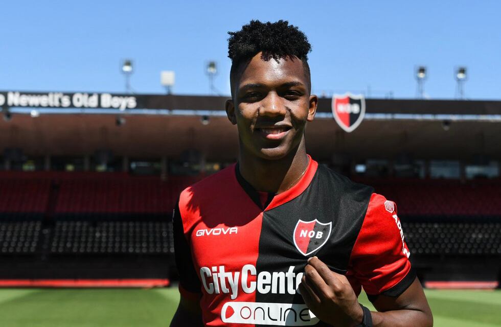 Newell’s presentó a Djorkaeff Reasco y sumó otro delantero a horas del debut