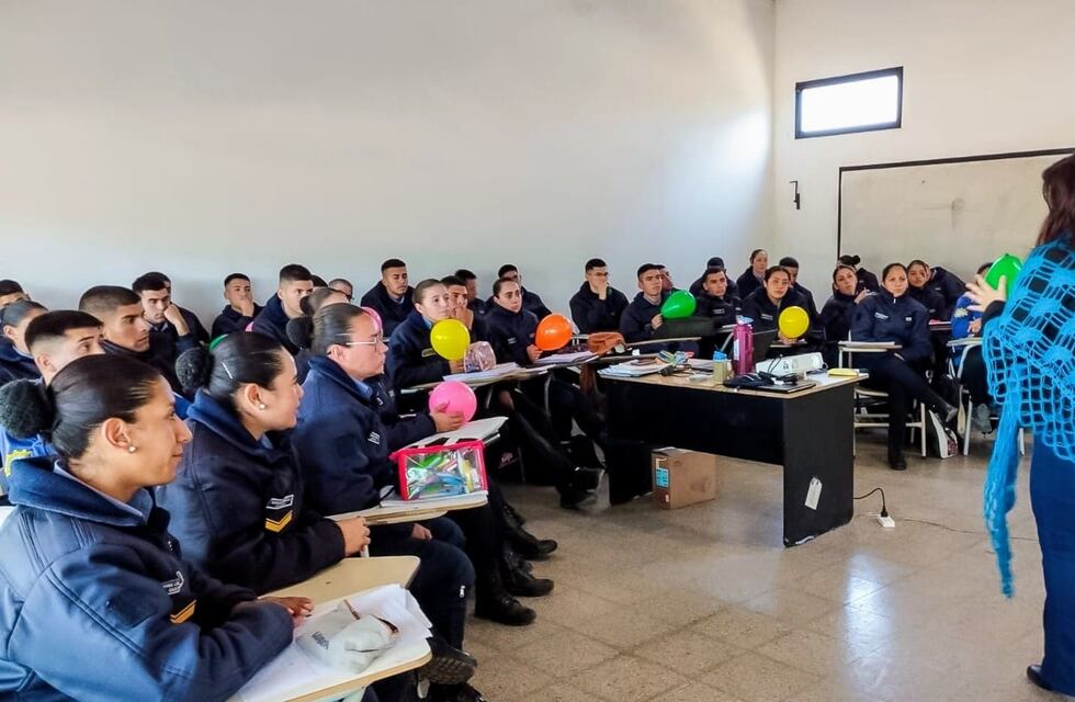 Capacitación en cuidado emocional para futuros policías