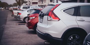 Autos estacionados - Imagen ilustrativa.