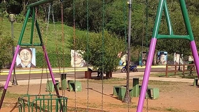 Puerto Iguazú: realizan tareas de recuperación de juegos en las plazas de la ciudad.