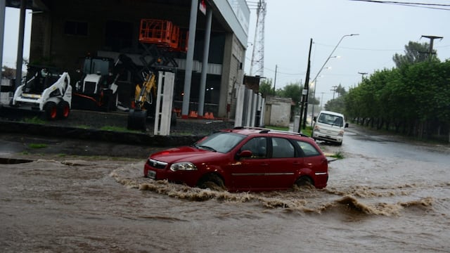 Las lluvias trajeron complicaciones a la ciudad. (José Hernández/La Voz).