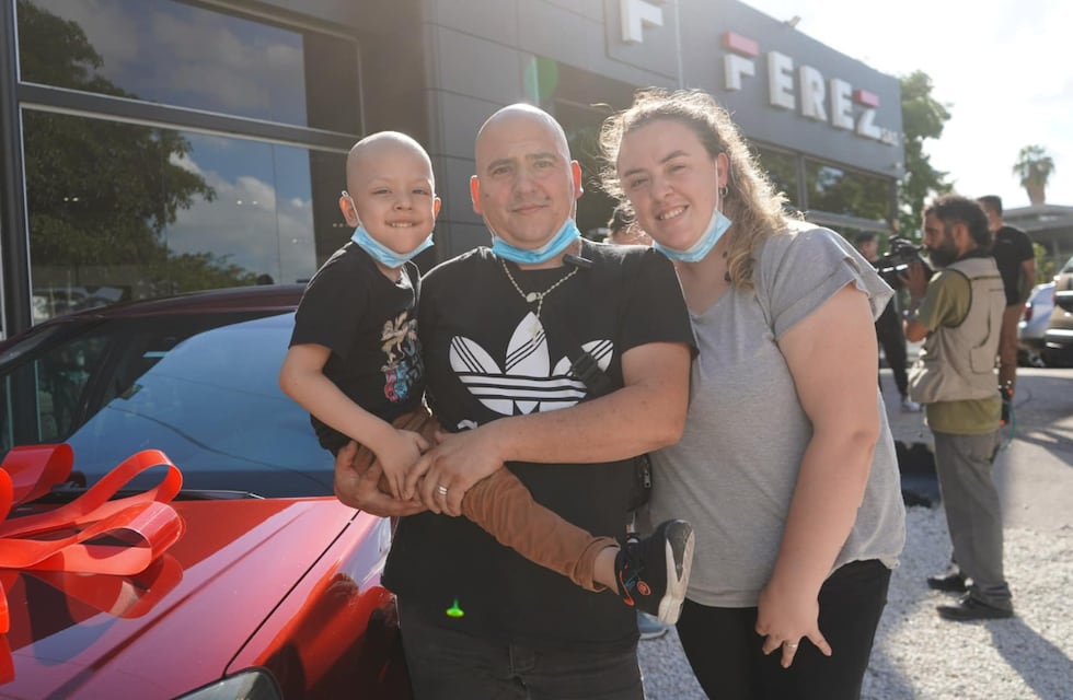 Le robaron el auto que usaba para trasladar a su hijo con cáncer y una colecta en Córdoba logró reponérselo