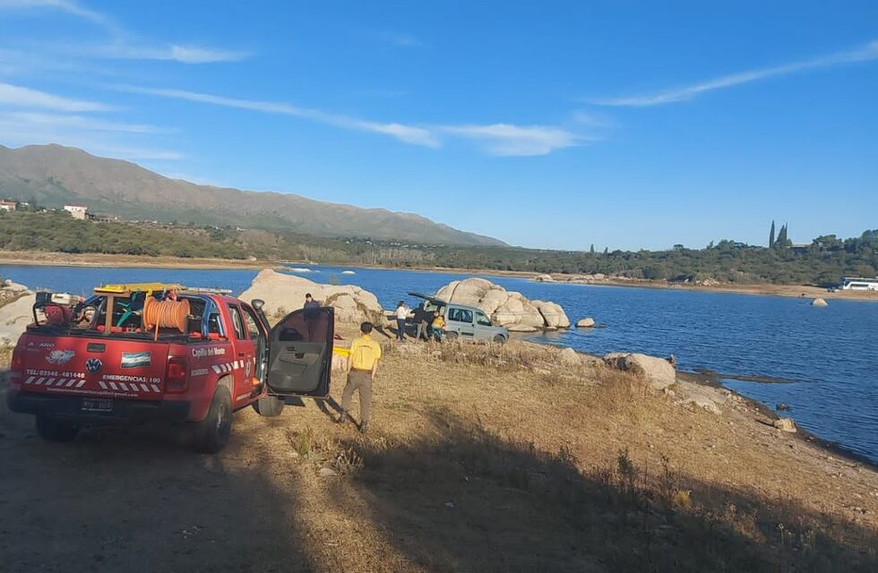 Capilla del Monte: se dio vuelta con su kayak y debió ser rescatado