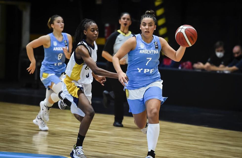 Nicole Tapari en el Campeonato Sudamericano Femenino FIBA U18
