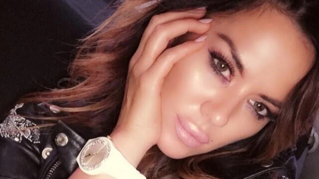 Las fotos de Karina Jelinek en el Caribe: playa, bikini y jugados looks