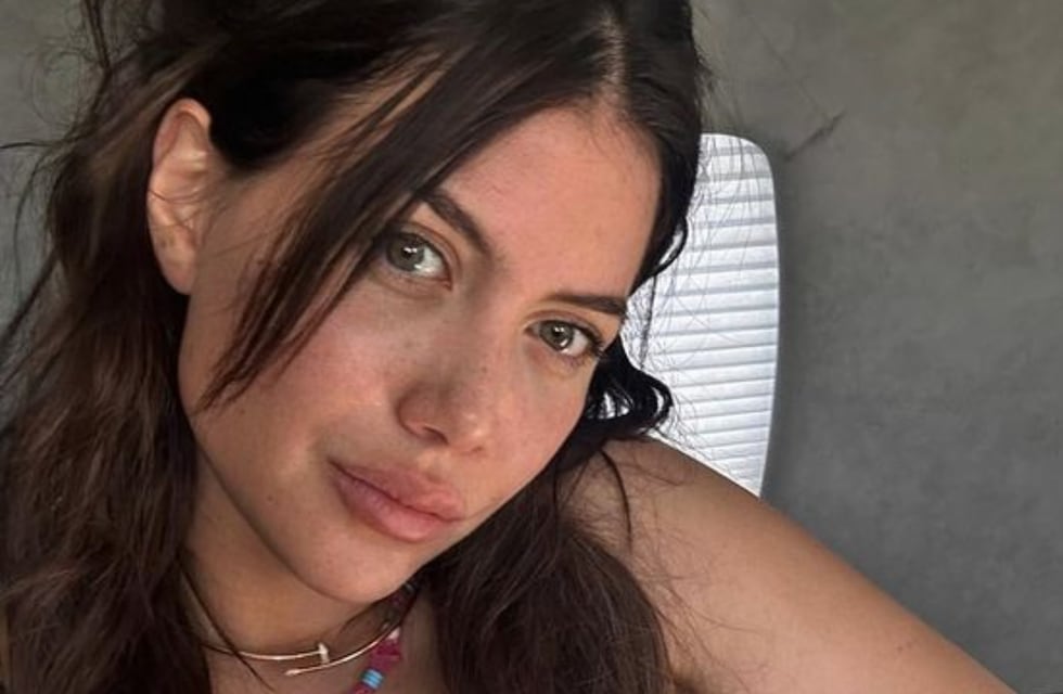 Al borde de la censura, Wanda Nara compartió una foto sin corpiño y reveló cuál es su estado sentimental