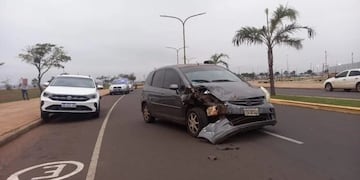 Dos personas heridas en siniestro vial en la avenida Costanera.