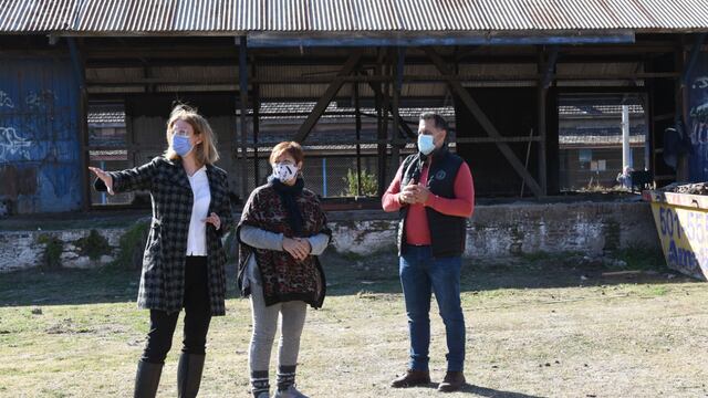 Recorrida de funcionarios por el Centro Artístico Metropolitano de Rafaela