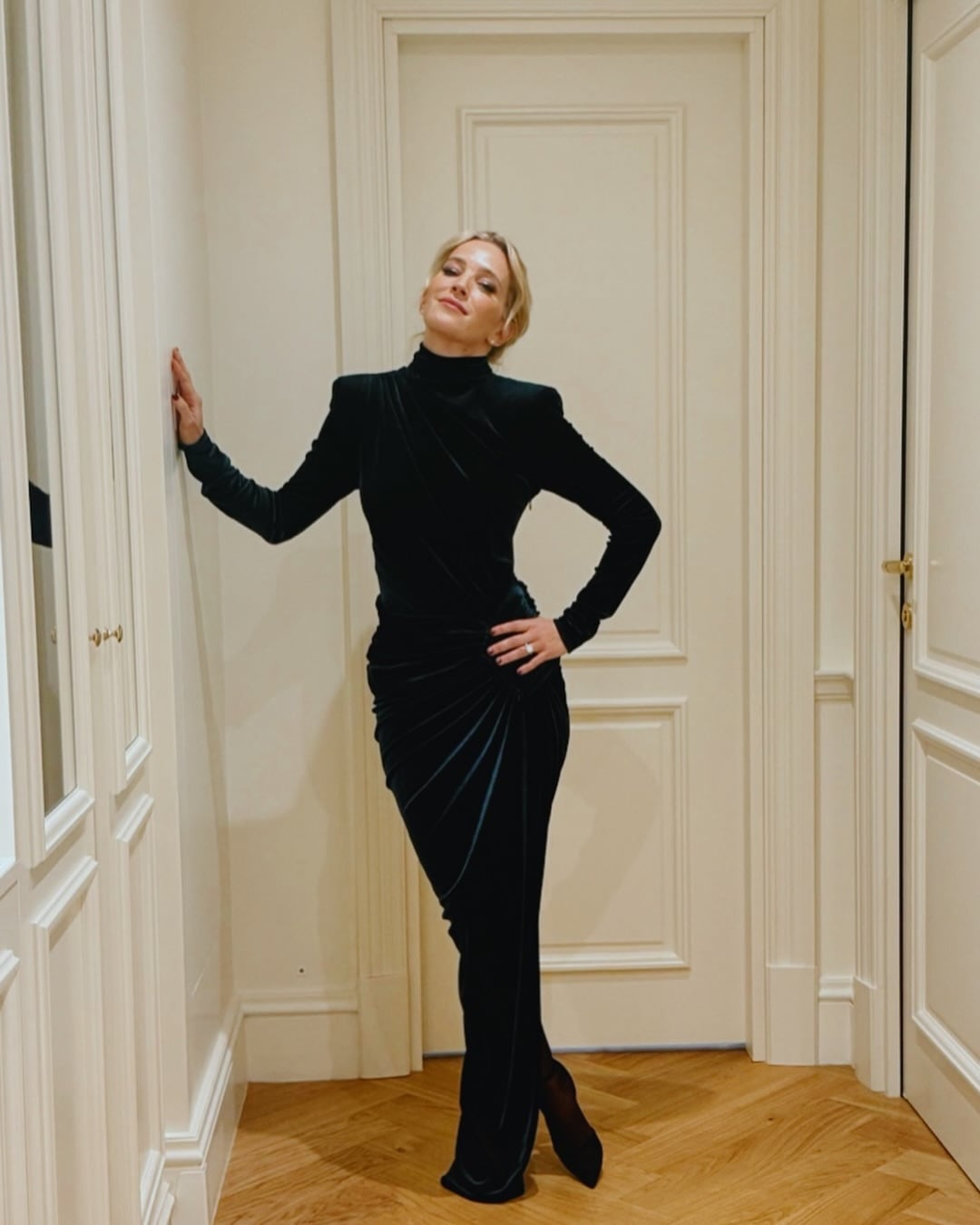 Total black y mucho estilo: Luisana Lopilato sorprendió con un vestido de alta costura y dio cátedra de tendencia