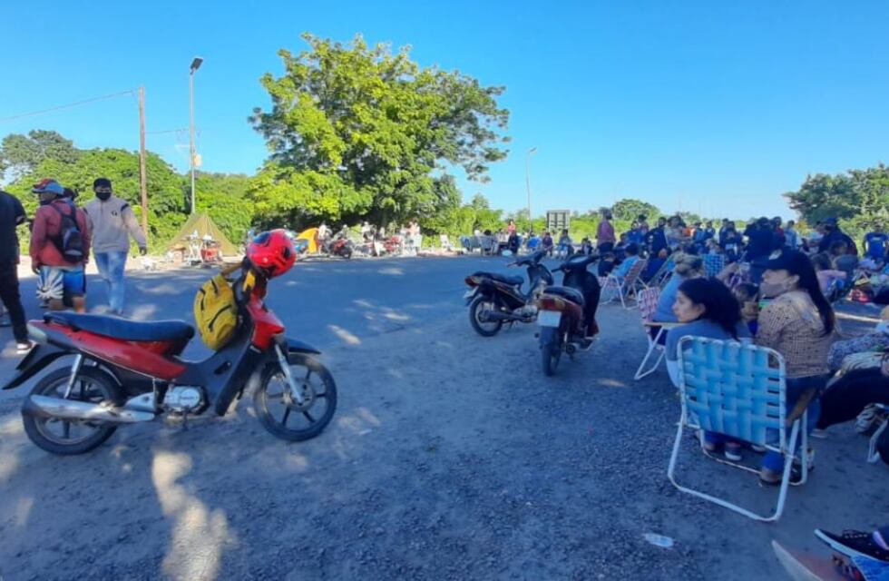 Arranca la mañana con un nuevo corte de ruta en el puente blanco
