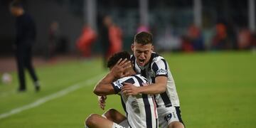 Festejo de gol de Diego Valoyes luego de su gol a River en el Kempes por el partido de la Copa de la Liga Profesional. (Facundo Luque / La Voz)