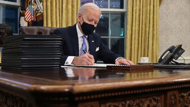 Joe Biden firmó tres decretos sobre políticas migratorias.