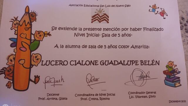 El diploma de egreso de Guadalupe Lucero fue recibido por su hermano.