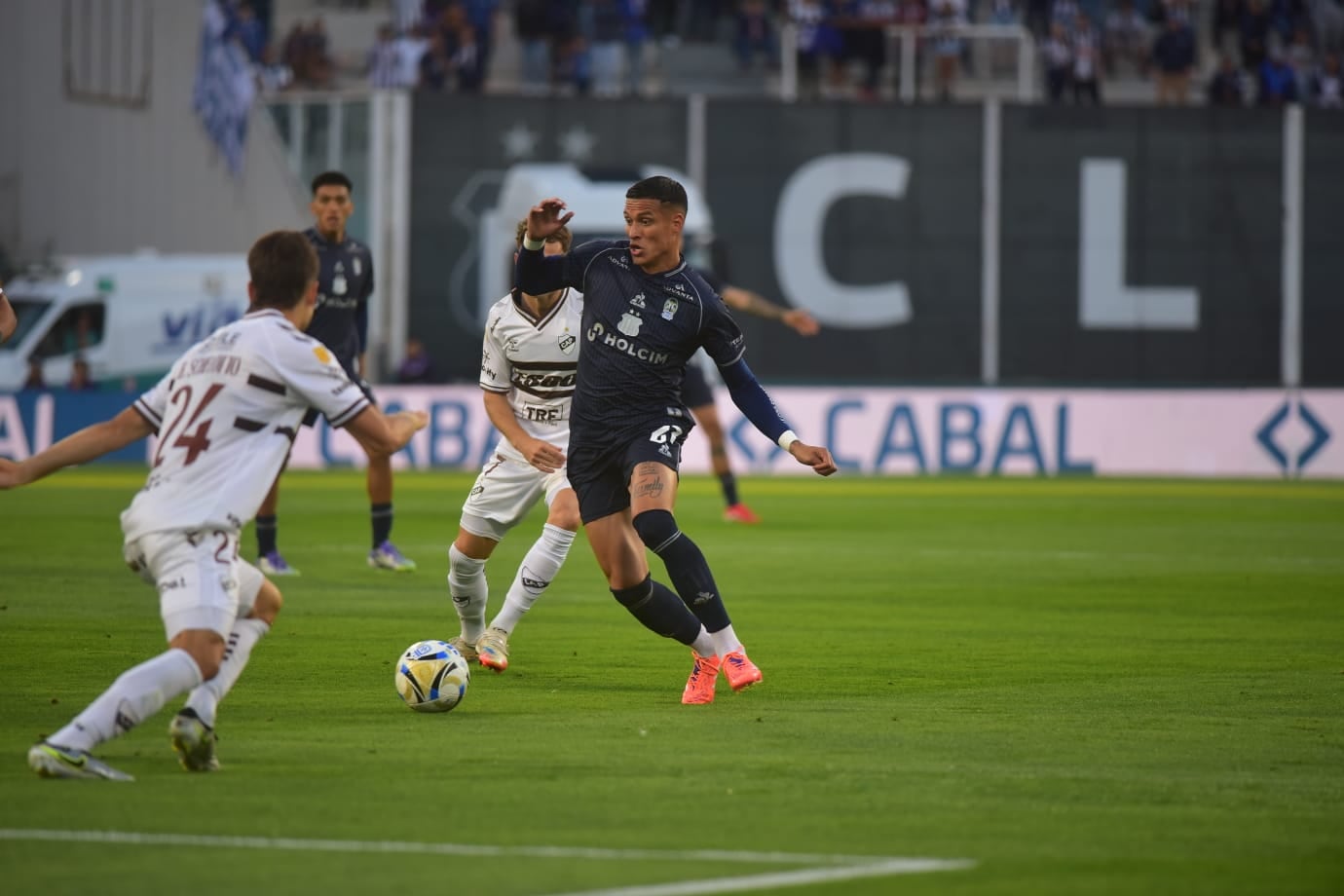 Talleres ante Platense por el Torneo Clausura. (Nicolás Bravo / La Voz).