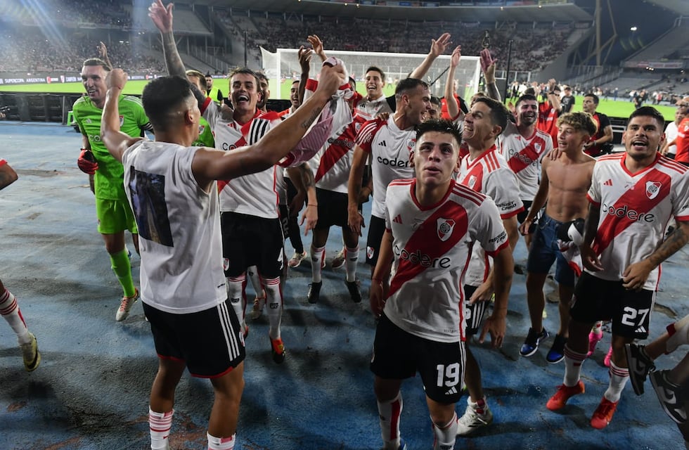 River se lo dio vuelta a Estudiantes sobre el final y se coronó campeón de la Supercopa Argentina