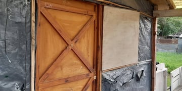 La pareja había instalado una vivienda precaria sobre Magaldi al 8700.