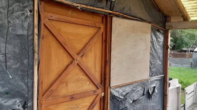 La pareja había instalado una vivienda precaria sobre Magaldi al 8700.