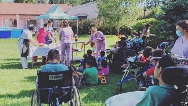 Se trata de una Asociación Civil sin Fines de Lucro que asiste a niños y niñas con discapacidades. Necesitan cubrir necesidades básicas para sus residentes.