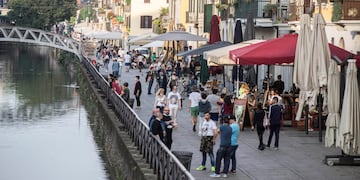 La vieja normalidad en Milán. Ahora, Italia vuelve a la "zona roja". Foto: AP