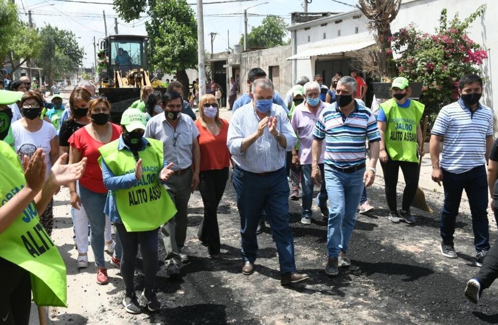 Jaldo recorrió obras en la capital tucumana