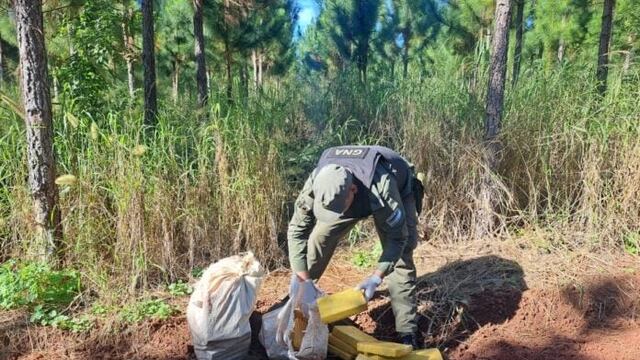Gendarmería incautó marihuana en Puerto Esperanza.