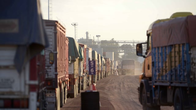 Los transportistas de granos levantaron el paro nacional el último jueves.