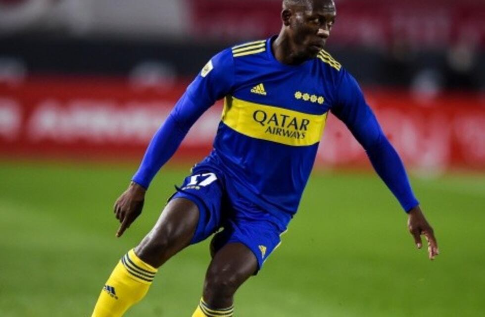 Atlético Tucumán repudió los insultos racistas a Luis Advíncula